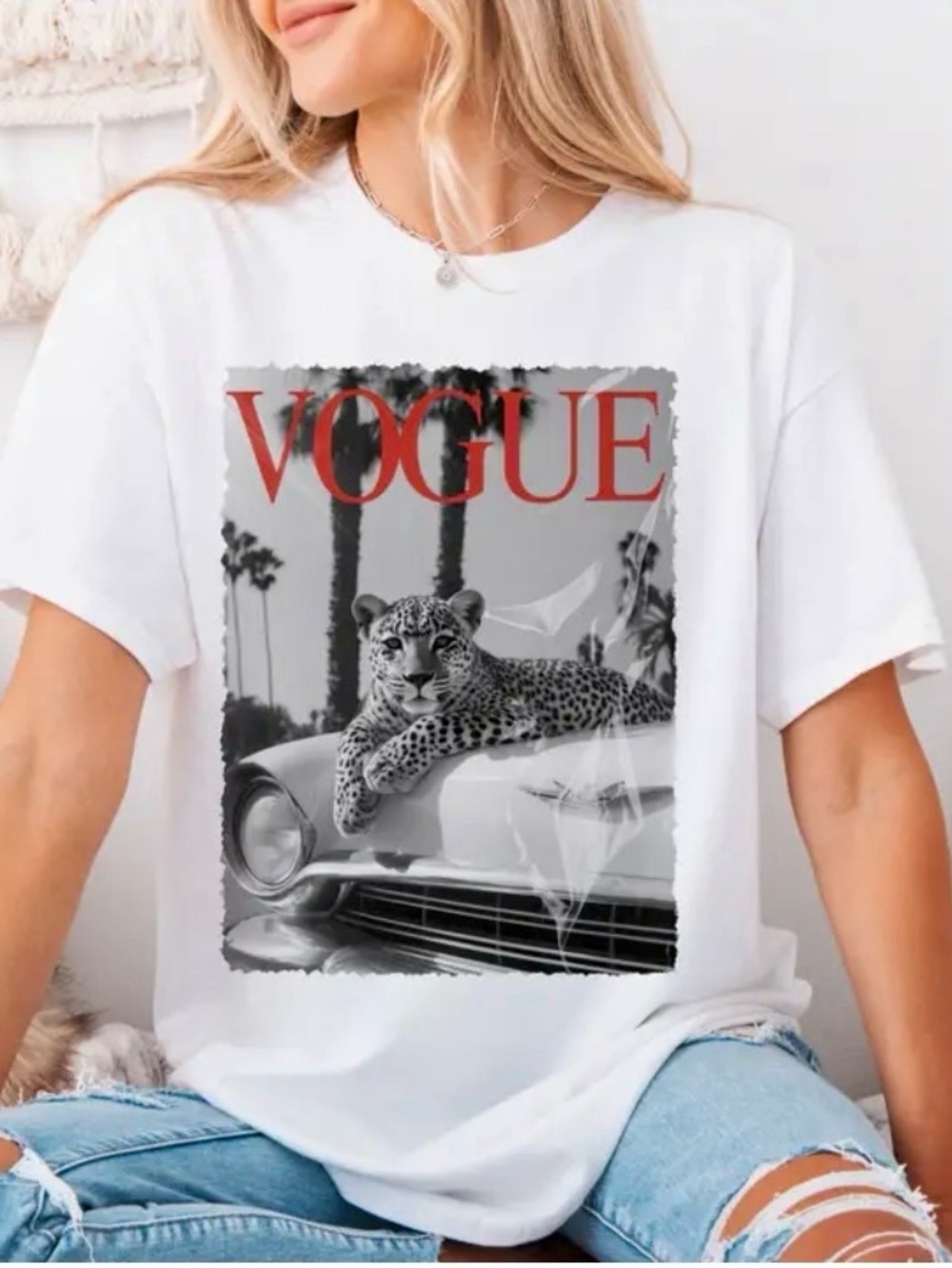 Vogue Graphic Leopard Tee in White & Red Comfy & Cool  New Small.